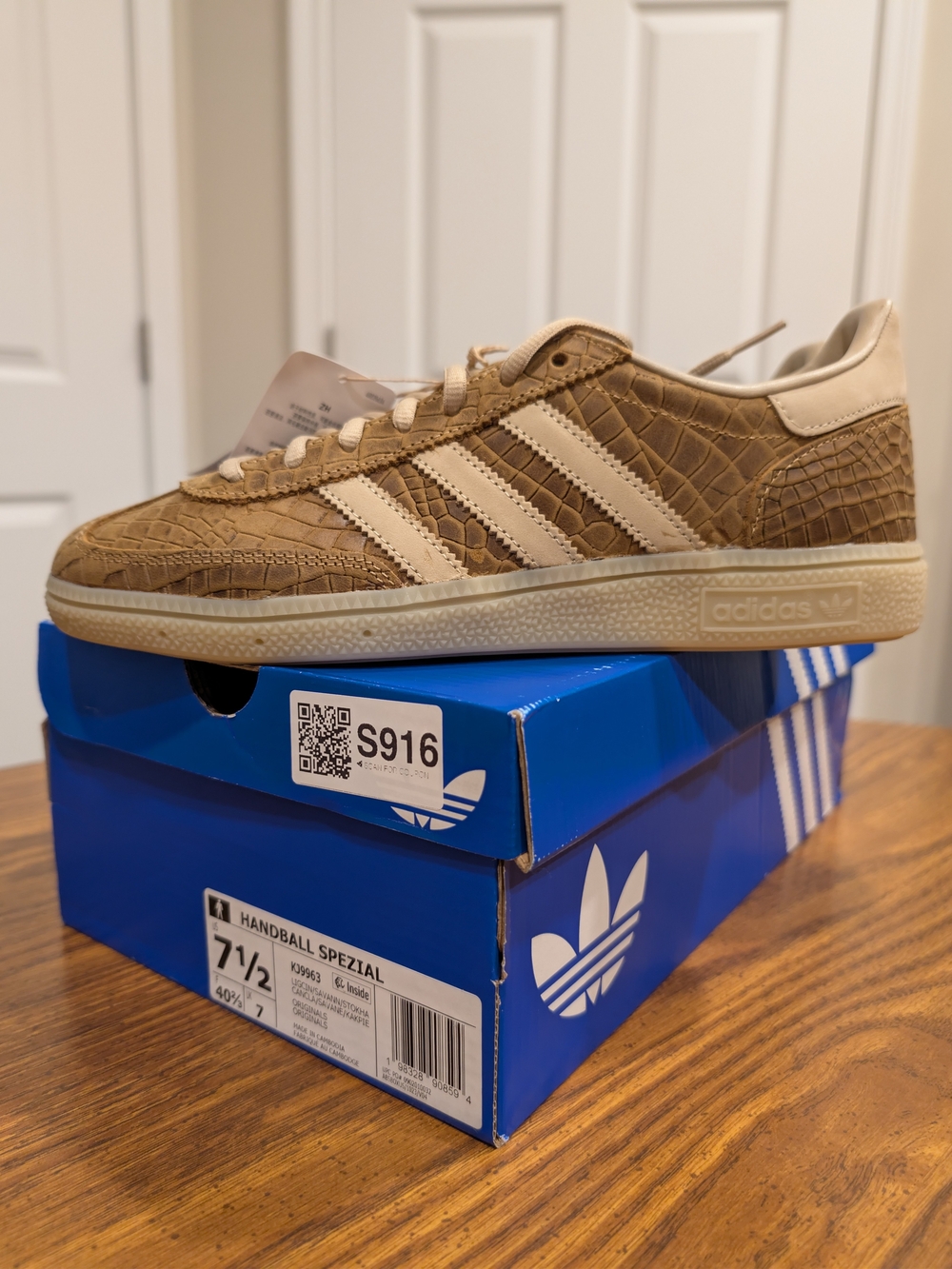 Adidas Spezial!! Very Pretty!! Brown/Cream Size 8.5 Women Or 7.5 Men